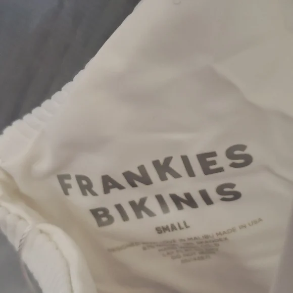 Frankie's Bikinis Austin Front Knot Ribbed Top Size Small NEW - Picture 7 of 15